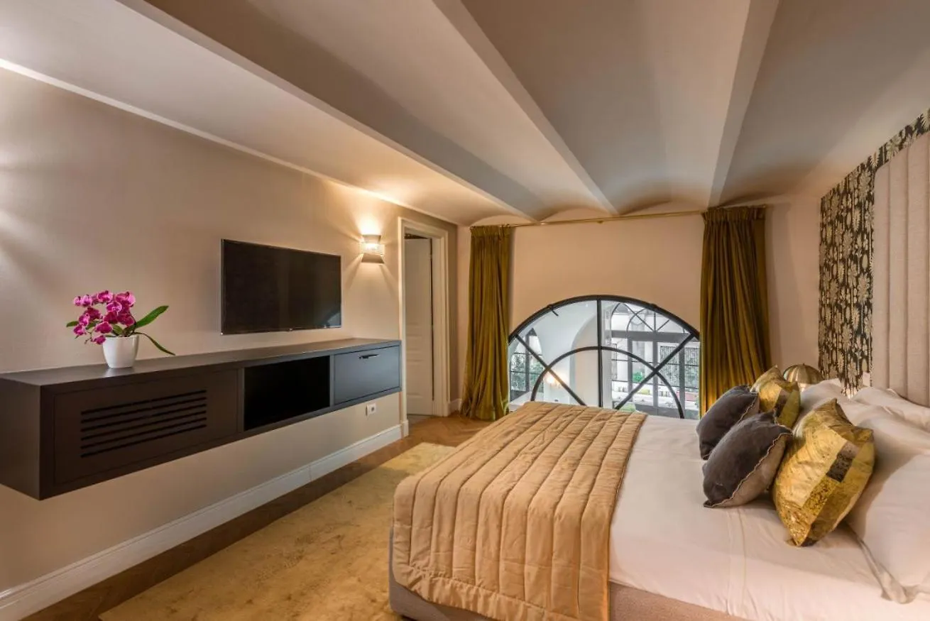 Duomo Penthouse Luxury Apartment In Florence By Palazzo Pazzi Vitali